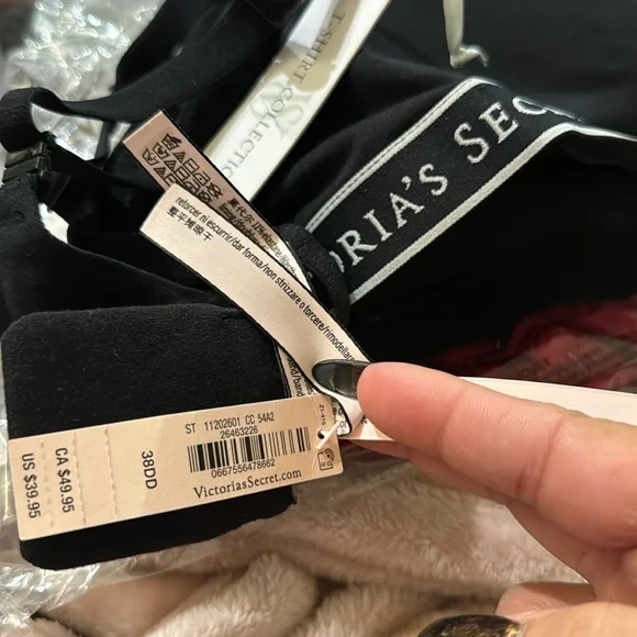 New 
THE T-SHIRT
Lightly-Lined Wireless‎ Bra - Picture 4 of 5